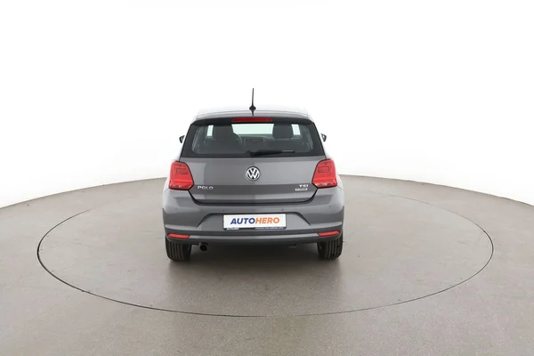 Volkswagen Polo (2016) — foto 11 van 16