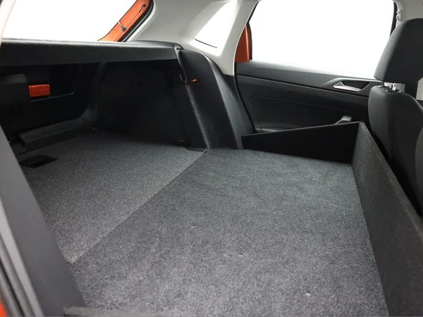 VOLKSWAGEN Polo (2018) — foto 19 van 19