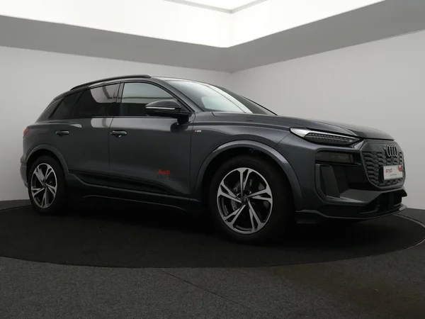 AUDI Q6 e-tron (2026) — foto 20 van 23