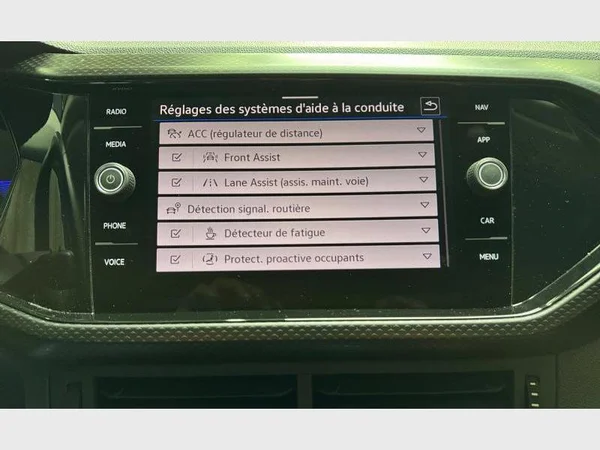 Volkswagen T-Cross (2023) — foto 16 van 27