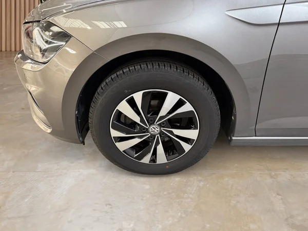 Volkswagen Polo (2018) — foto 2 van 28