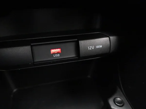 Kia Picanto (2021) — foto 13 van 34