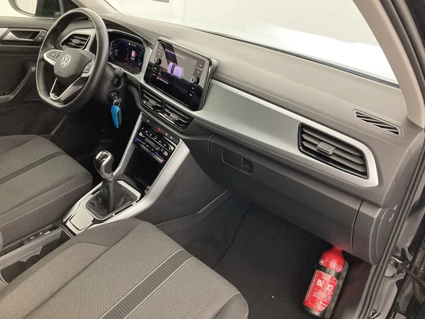 VOLKSWAGEN T-Roc (2022) — foto 8 van 36