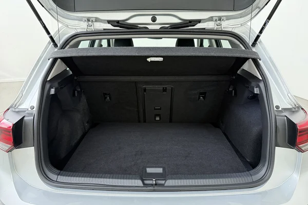 Volkswagen Golf VIII (2024) — foto 13 van 17