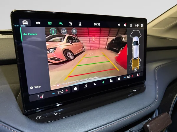 SKODA Enyaq (2024) — foto 15 van 15