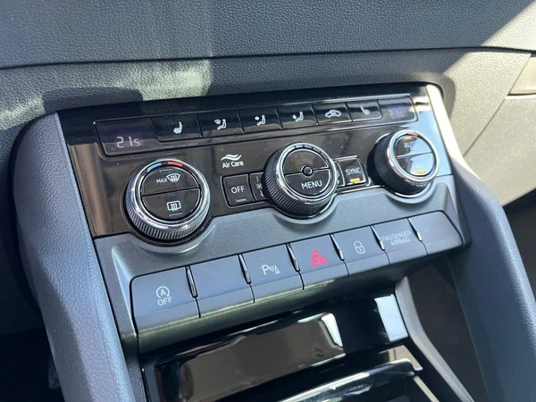SKODA Karoq (2025) — foto 4 van 22