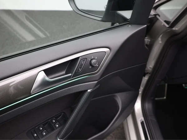 VOLKSWAGEN Golf VII (2020) — foto 5 van 20