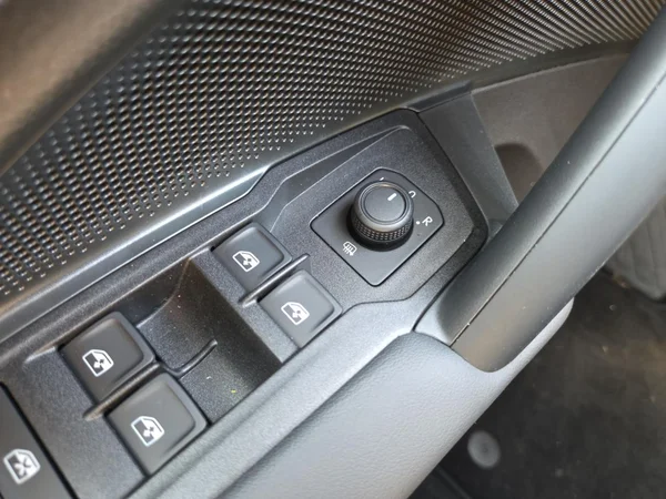 VOLKSWAGEN Tiguan (2026) — foto 5 van 19