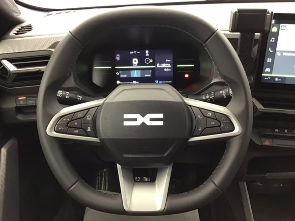 Dacia Duster Hybrid (HEV) (2026) — foto 4 van 30