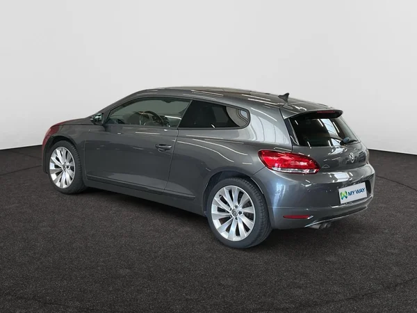 VOLKSWAGEN Scirocco (2010) — foto 18 van 24