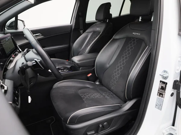 Kia Sportage (2023) — foto 3 van 48