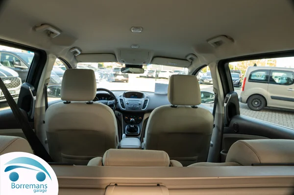 Ford Grand-C-Max (2017) — foto 32 van 61