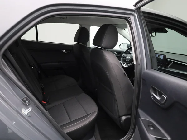 Kia Rio (2023) — foto 25 van 37