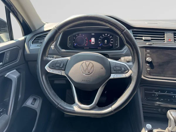 VOLKSWAGEN Tiguan Allspace (2023) — foto 17 van 21