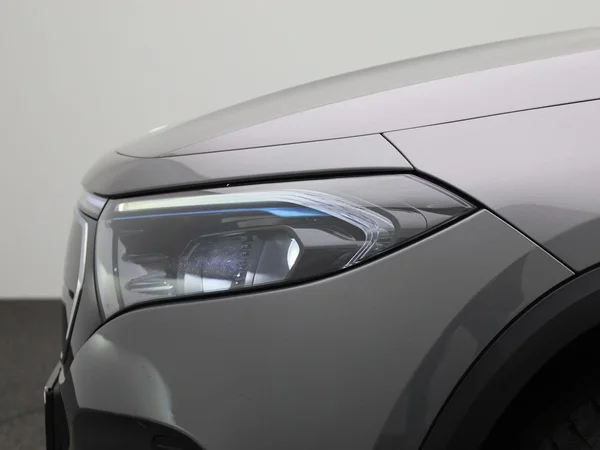 Mercedes-Benz EQA (2023) — foto 13 van 45