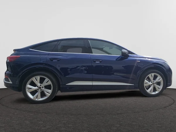 AUDI Q4 Sportback e-tron (2025) — foto 20 van 24