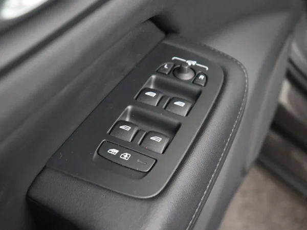 VOLVO V60 (2023) — foto 20 van 35