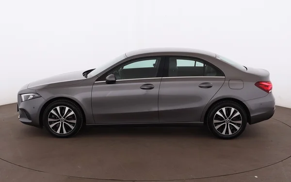 Mercedes-Benz A-Class Sedan PHEV (V177) (2022) — foto 12 van 30