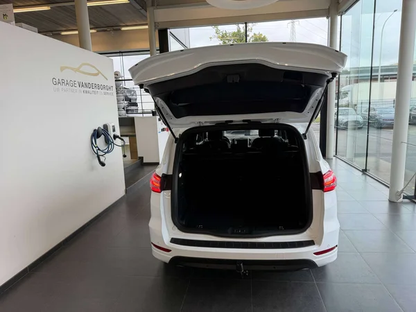 Ford S-Max (2023) — foto 19 van 22