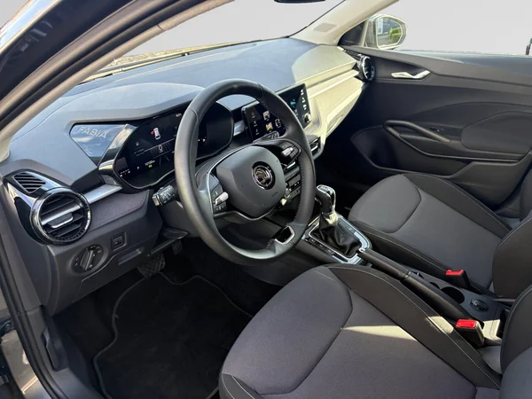 SKODA Fabia (2024) — foto 3 van 24