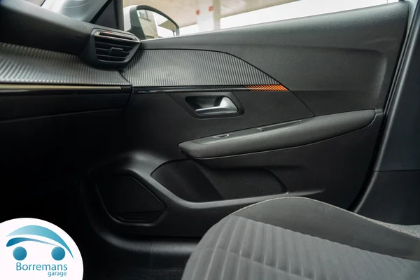 Peugeot 208 (2021) — foto 31 van 38