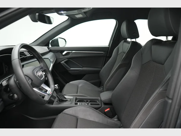 AUDI Q3 (2022) — foto 9 van 32