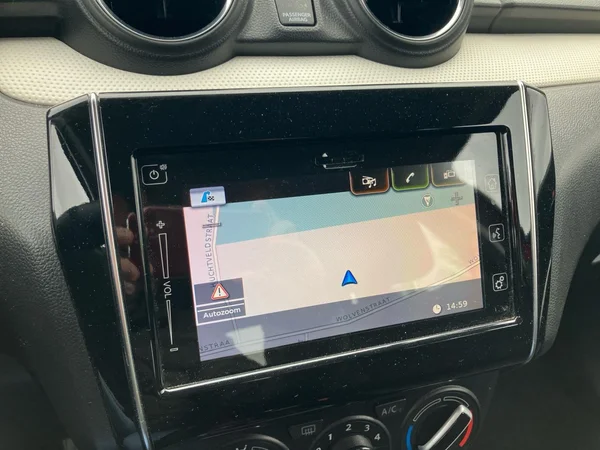 SUZUKI Swift (2020) — foto 18 van 25