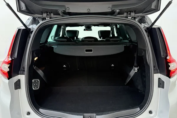 Renault Grand Scenic (2021) — foto 20 van 24