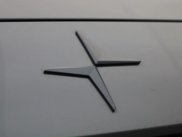 Polestar 2 (2023) — foto 32 van 41