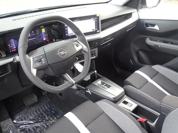 Opel Frontera (2025) — foto 5 van 24