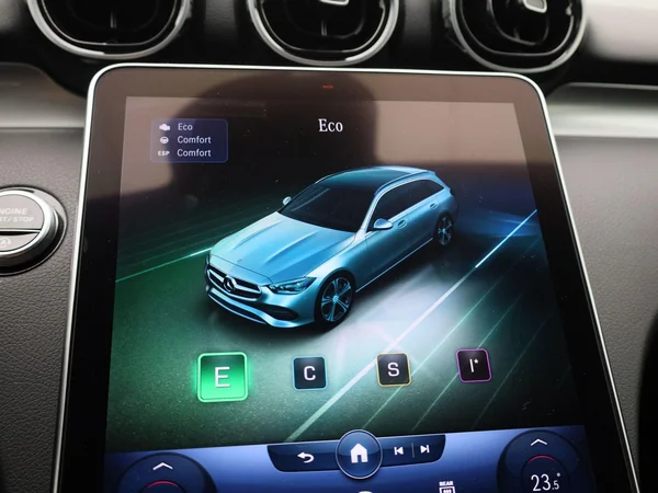 Mercedes-Benz C-Klasse (2022) — foto 16 van 43