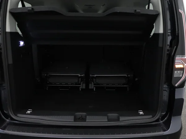 VOLKSWAGEN Caddy Maxi eHybrid (2025) — foto 9 van 19