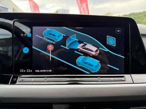 VOLKSWAGEN Golf Variant VIII Dsl (2022) — foto 19 van 29