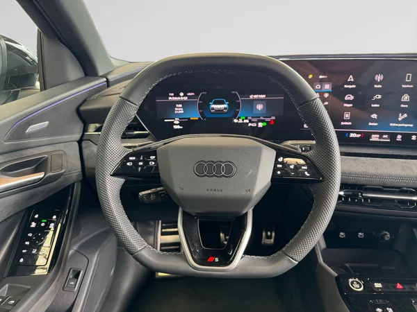 AUDI Q6 e-tron (2025) — foto 14 van 21