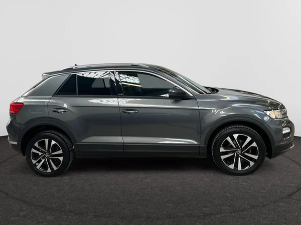 VOLKSWAGEN T-Roc (2021) — foto 11 van 20