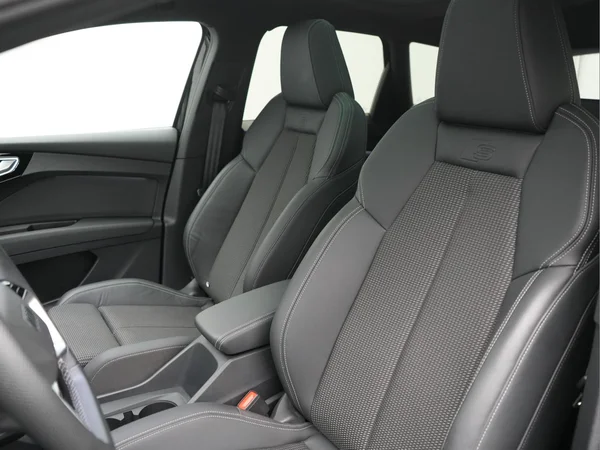 AUDI Q4 e-tron (2025) — foto 26 van 30