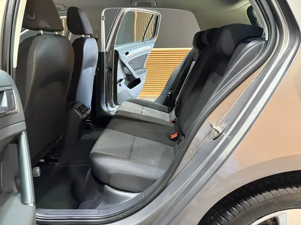 Volkswagen Golf (2013) — foto 9 van 22