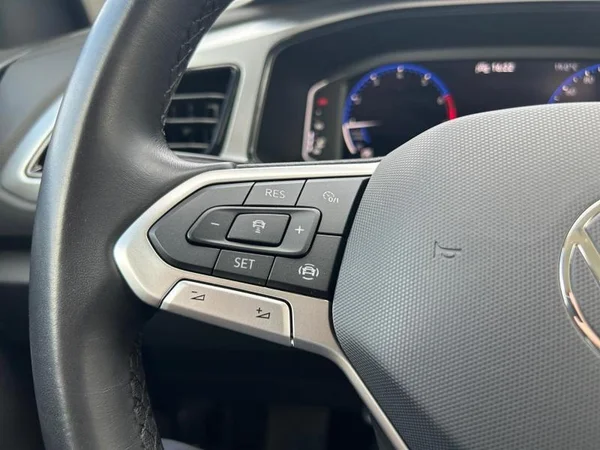 VOLKSWAGEN T-Roc (2022) — foto 17 van 31