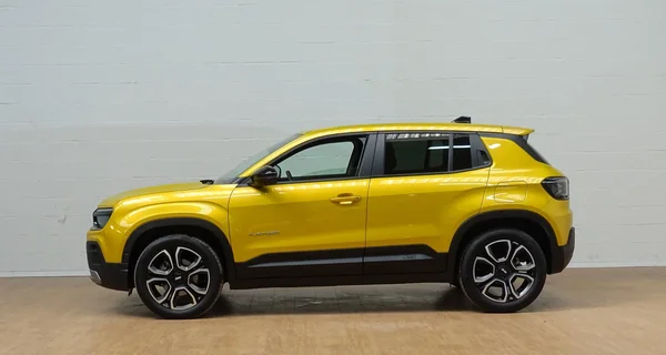 Jeep Avenger (2025) — foto 26 van 28
