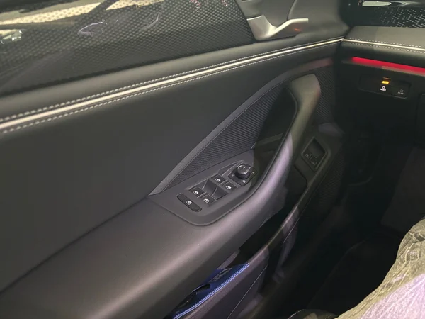 VOLKSWAGEN Passat Variant eHybrid (PHEV) (2025) — foto 5 van 19