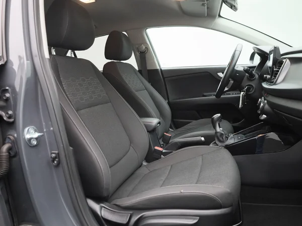 Kia Rio (2023) — foto 27 van 37