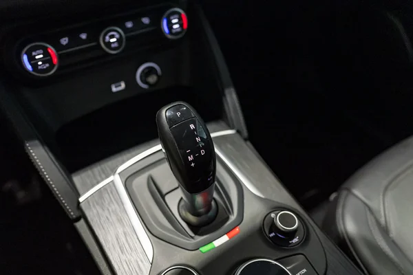 Alfa Romeo Stelvio (2019) — foto 29 van 38