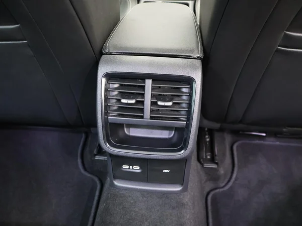 SKODA Octavia Combi PHEV (2021) — foto 17 van 32