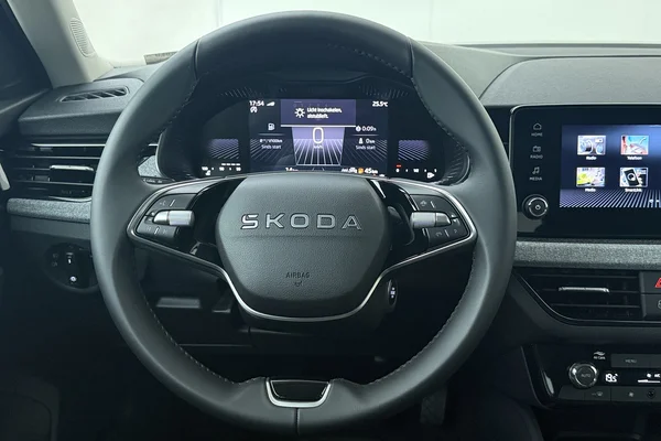 Skoda Kamiq — foto 2 van 16