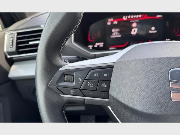 Seat Tarraco (2023) — foto 8 van 30