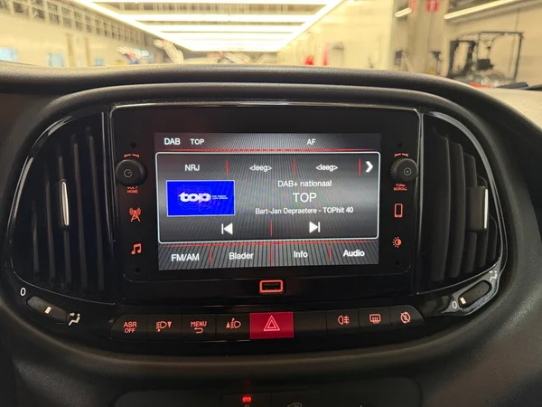 Fiat Doblo (2023) — foto 14 van 27