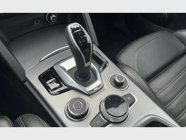 Alfa Romeo Stelvio (2021) — foto 11 van 37