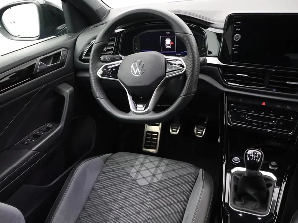 Volkswagen T-Roc (2023) — foto 6 van 26
