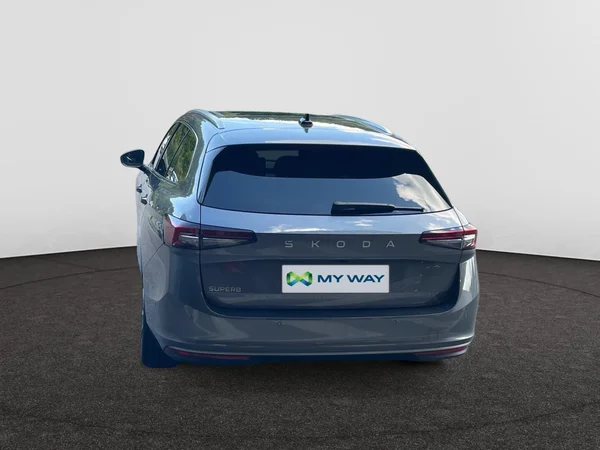SKODA Superb Combi (2025) — foto 16 van 21