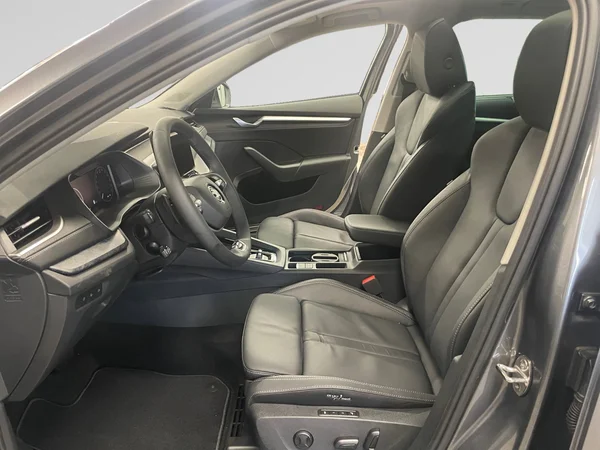 SKODA Octavia Combi (2025) — foto 7 van 21